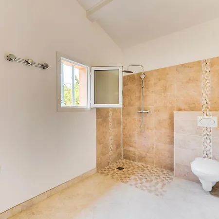 Sleeps 14 Pool Air Con Wifi Villa