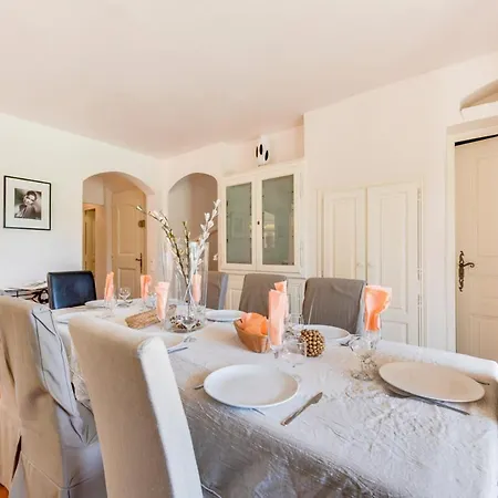Villa Sleeps 14 Pool Air Con Wifi *
